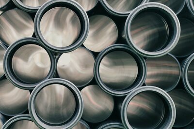 Barra cromada y tubo lapeado